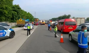 Polda Jateng dan Korlantas Polri Tingkatkan Pengamanan Lalin, Berlakukan Sistem Satu Arah di Tol Trans Jawa