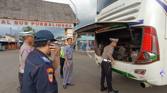 Polisi Periksa Kendaraan Angkutan Lebaran Di Terminal Purbalingga, Sopir Dan