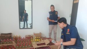 Polres Batang Sita Ratusan Botol Miras dari Rumah Warga di Pringapus Batang, Satu Orang Diamankan