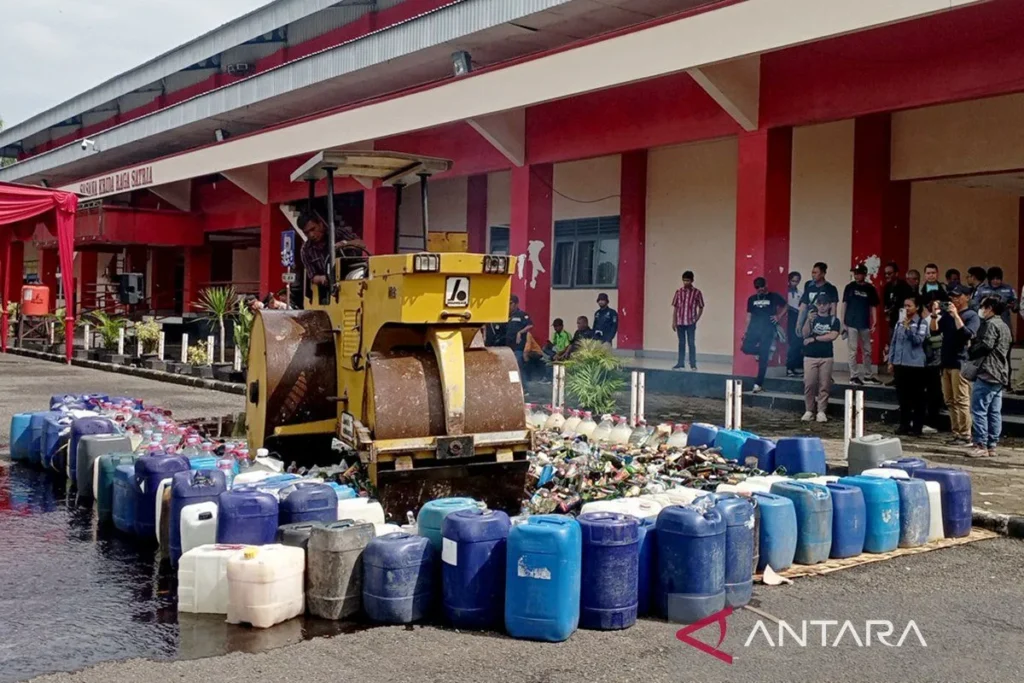 Polresta BanyumasPolresta Banyumas Laksanakan Pemusnahan barang bukti hasil operasi pekat