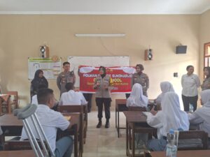 Polwan Polres Sukoharjo Gelar Police Go To School di SMA N 1 Sukoharjo