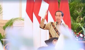 Presiden Jokowi Serahkan Lebih dari 10 Ribu Sertipikat Tanah Elektronik di Banyuwangi