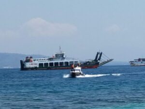 Satgas Banops Polairud Polres Jembrana Patroli Pantau Arus Mudik di Perairan Selat Bali