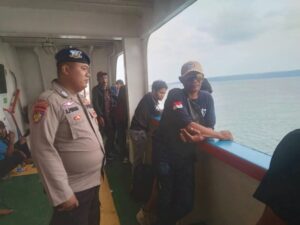 Satpolaird Polresta Banyuwangi Giat Patroli dan Pemeriksaan Kapal KMP Surya Alya