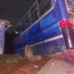 Sebuah Bus Karyawan Ditabrak Truk Tronton, Enam Orang Luka Luka