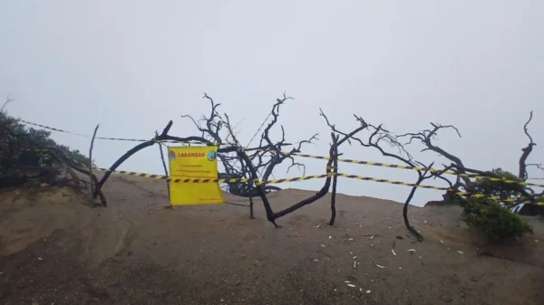 Spot Selfie Di Kawah Ijen Banyuwangi Dipasangi Garis Polisi