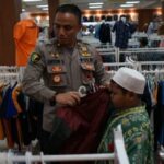 Tebar Senyuman Puluhan Anak Yatim, Rumkit Bhayangkara Ajak Belanja Baju