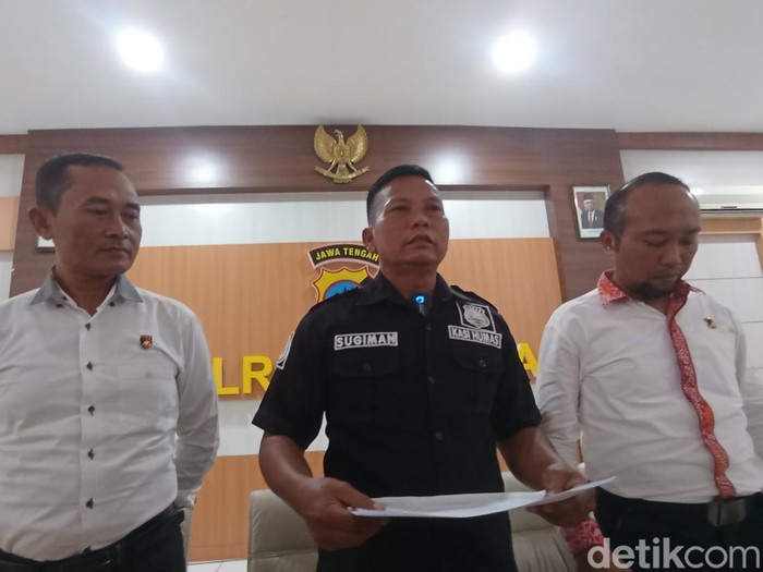 Tipu 2 Warga Jadi Pns Bayar Rp 302 Juta, Seorang