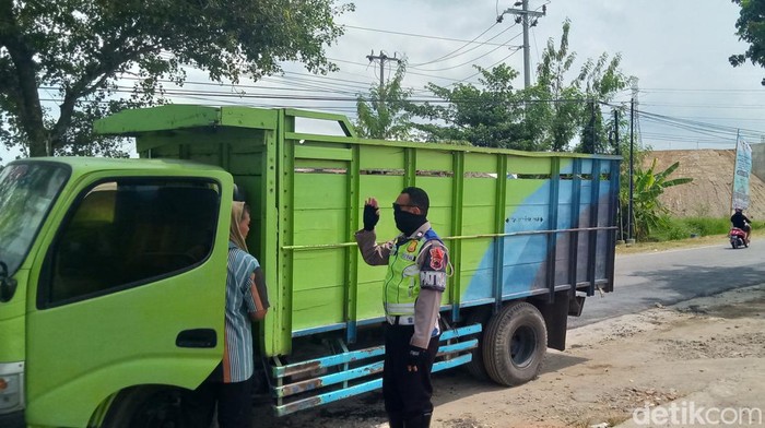 Truk Angkut Galian C Dikejar Polisi Akibat Nekat Melintas Di