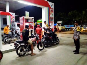 Unit Tipiter Satreskrim bersama Polsek Sukolilo Sidak SPBU 4459124 Sukolilo