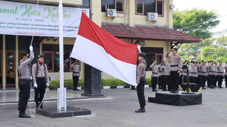 Wakapolres Rembang Memimpin Upacara Hari Kesadaran Nasional