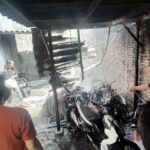 10 Motor Di Parkiran Rumah Kos Di Semarang Hangus Terbakar,