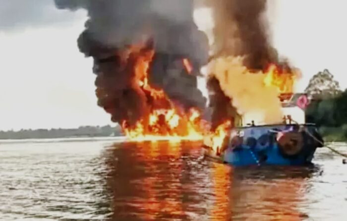 2 Kapal Terbakar Di Barsel, 3 Abk Luka Bakar Dan