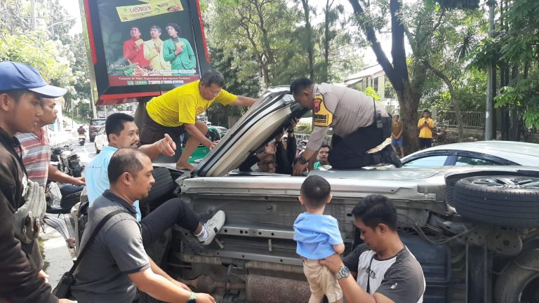 Aksi Heroik Bhabinkamtibmas Di Semarang, Selamatkan Balita Dan Lansia Pada