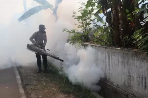 Lakukan Fogging, Polres Sukoharjo Cegah Perkembangan Penyakit Demam Berdarah