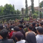 Demo Di Banjarnegara Ricuh, Fasum Rusak, 2 Polisi Luka, Ini