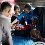 Door To Door Beri Makanan Tambahan, Rumkit Bhayangkara Cegah Stunting