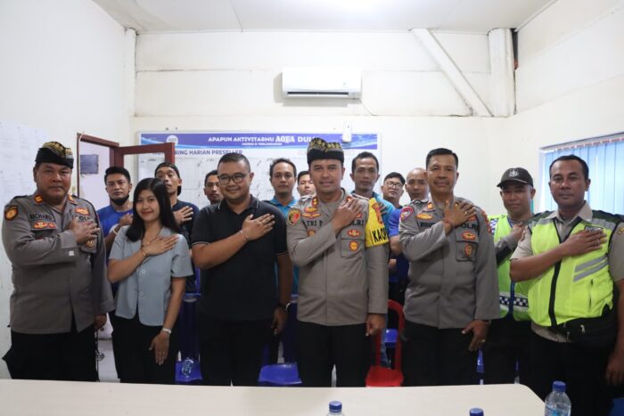 Jalin Komunikasi, Polres Jembrana Jum’at Curhat Di Pt. Indah Permai