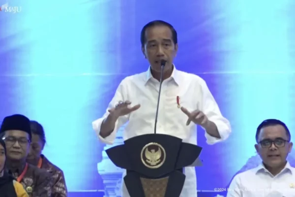 Jokowi Serahkan Ribuan Sertifikat Tanah Elektronik Hasil Redistribusi Tanah Di