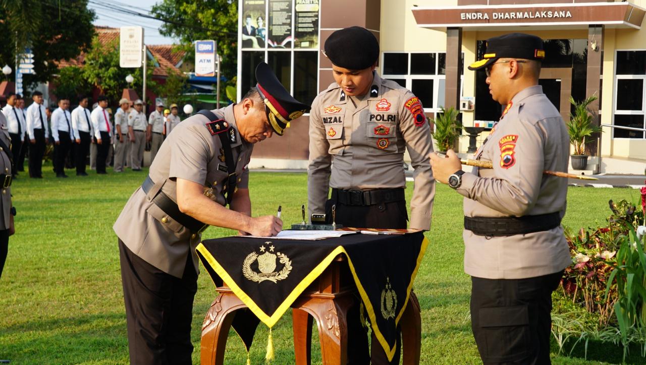 Kapolres Batang Pimpin Upacara Sertijab Wakapolres