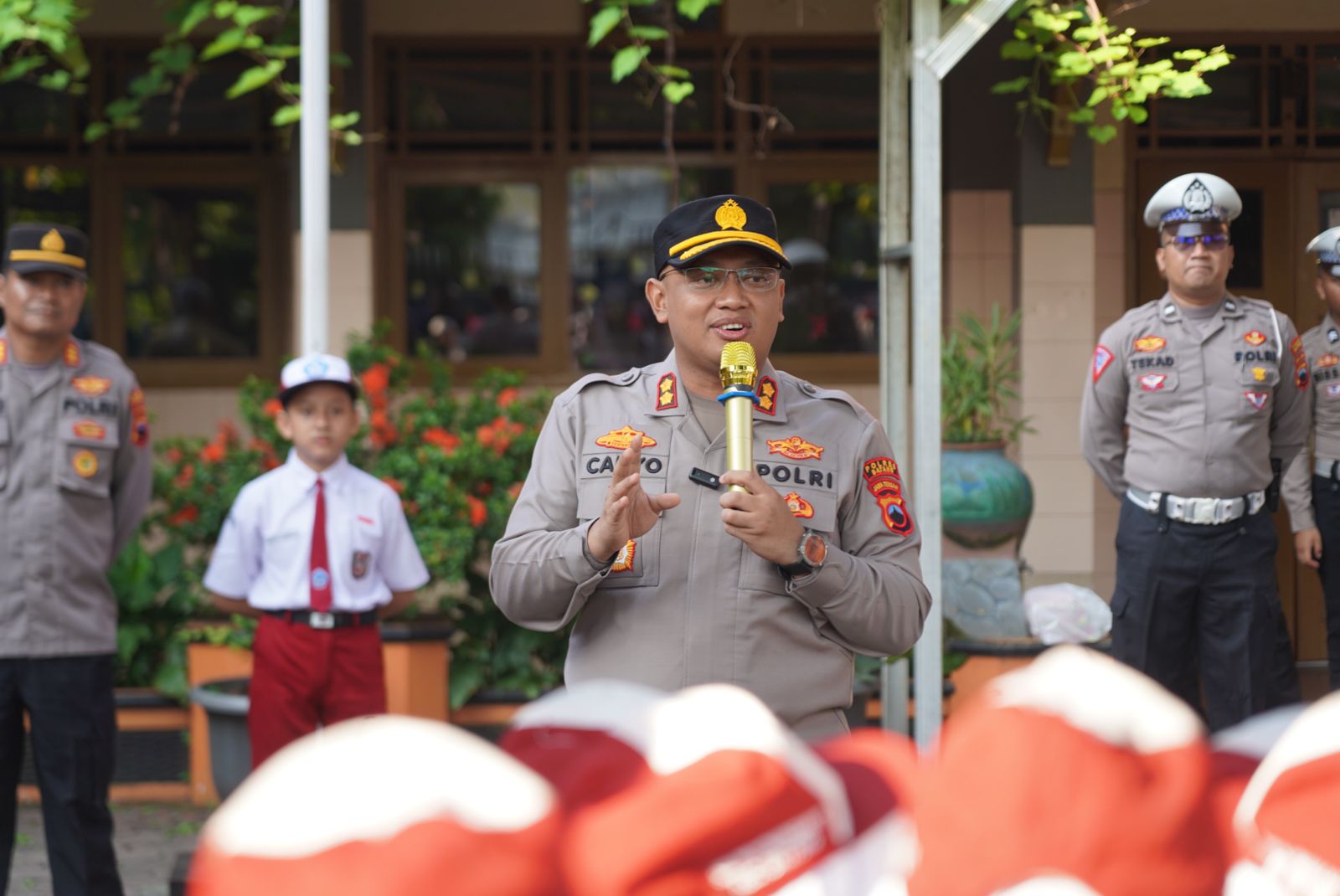 Kapolres Batang Sampaikan Pesan Bijak Kepada Pelajar Sd Proyonanggan 11