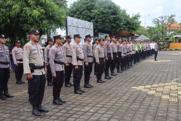 Kapolres Jembrana Megajak Personil Benahi Citra Polri Saat Apel Jam