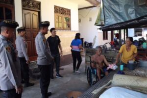 Kapolres Jembrana Menggelar Kegiatan Minggu Kasih di Desa Banyubiru