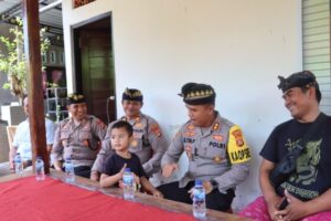 Kapolres Jembrana Melayat ke Rumah Duka Keluarga Anggota Polsek Melaya