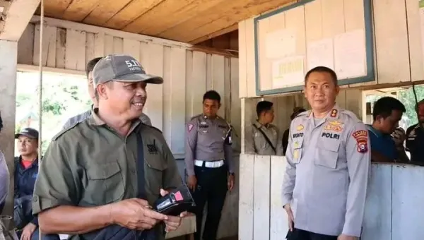 Kapolres Lamandau Gelar Jumat Curhat Dan Gelar Jumat Di Desa