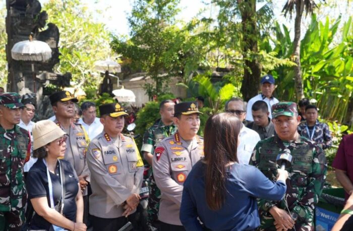 Kapolri Bersama Kapolda Bali Dampingi Presiden Ri Kunjungi Tahura Mangrove