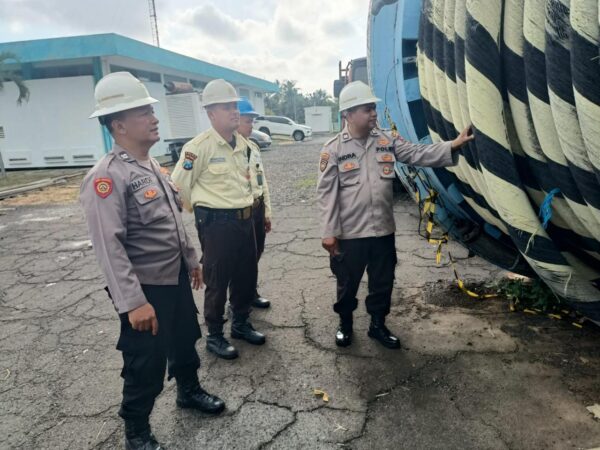 Kapolsek Giri Banyuwangi Cek Gardu Induk Pln Giri Guna Kelancaran