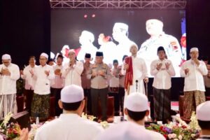 Kapolda Jateng Hadiri Arrohmaniyah Bersholawat di Rembang