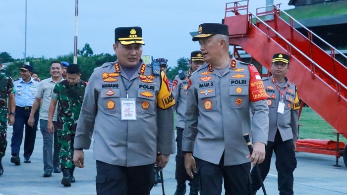 Kerja Keras Polisi Dan Tni Amankan Kunjungan Jokowi Ke Banyuwangi