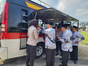 Luar Biasa, Mobil Penyuluhan Sat Binmas Polres Banjarnegara Jadi Tempat Ngopi Saat Peringatan Hardiknas 2024