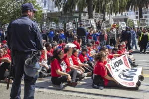 May Day 1 Mei, Peringatan Hari Buruh, Ribuan Pekerja Turun ke Jalan Pahlawan Semarang