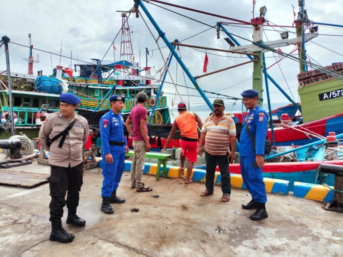 Mengantisipasi Tindak Kejahatan Satpolair Polresta Banyuwangi Giatkan Patroli