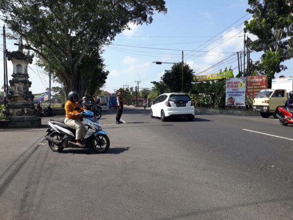 Menjaga Keamanan Lalu Lintas, Polres Jembrana Laksanakan Blue Light Patrol