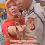 Momen Haru Guru Peluk Bangga Muridnya Yatim Piatu Sukses Menjadi