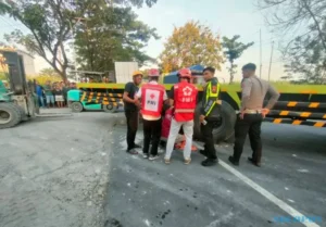 Motor Tabrak Truk di Sambungmacan Sragen, Satu Tewas