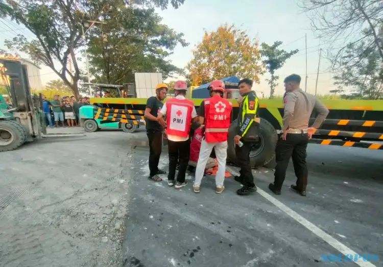 Motor Tabrak Truk Di Sambungmacan Sragen, Satu Tewas