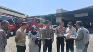 Satlantas Polres Batang Periksa Armada Perusahaan Otobus Guna Cegah Kecelakaan