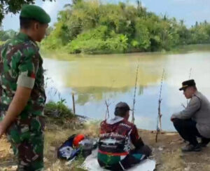 Polsek Kabat & Koramil Songgon Patroli di Muara Pantai Pondoknongko Banyuwangi