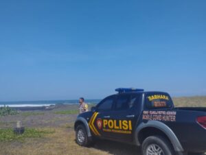 Patroli Polsek Pesanggaran untuk Pastikan Pantai Pancer Banyuwangi Aman