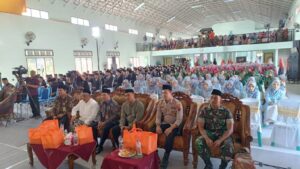 Anggota Polsek Sedan Hadiri Acara Pelepasan Wisuda Siswa-siswi MA Riyadlotut Thalabah Sedan