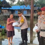 Personil Bko Polres Lamandau Bagikan 100 Bantuan Paket Sembako