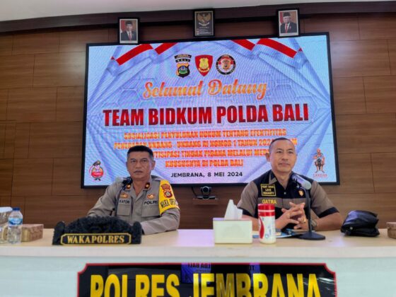 Personil Polres Jembrana Ikuti Sosialisasi Dan Penyuluhan Dari Bidkum Polda