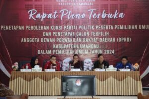 Personil Polres Lamandau Amankan Rapat Pleno Penetapan Anggota DPRD