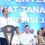 Pesan Presiden Saat Bagikan 10.323 Sertifikat Tanah Dibagikan Di Banyuwangi