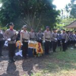 Polres jembrana upacara pengantaran dan perabuan jenazah alm. kompol (purn)