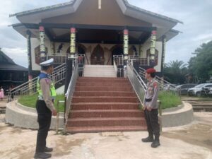 Personil Polres Lamandau Pengamanan Gereja Dalam Rangka Kenaikan Isa Al Masih